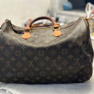 Vintage 1980s Louis Vuitton Monogram Speedy 40 Shoulder Bag Datecode: V.I. 862